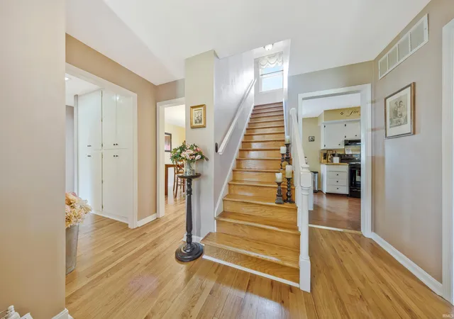 Photo 3 of Single family home for sale at 1409 Continental Dr, Evansville, IN 47715 | MLS# 202636870 | Listing updated on 2026-09-10