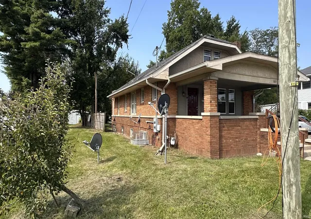 Photo 2 of Sale Pending at 2825 S Main St, Elkhart, IN 46517 | MLS# 202636871 | Listing updated on 2026-09-06