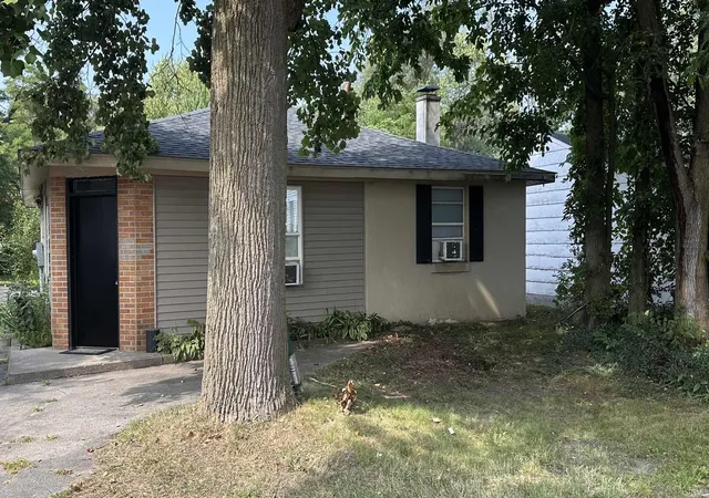 Photo 3 of Sale Pending at 2825 S Main St, Elkhart, IN 46517 | MLS# 202636871 | Listing updated on 2026-09-06
