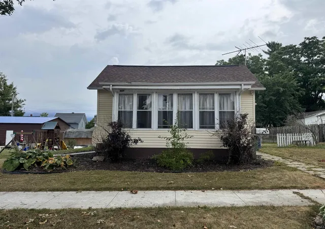 Photo 1 of Sale Pending at 416 N West St, Angola, IN 46703 | MLS# 202636886 | Listing updated on 2026-09-13