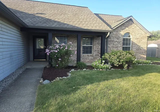 Photo 2 of Manufactured home for sale at 1124 Robin Ct, Greentown, IN 46936 | MLS# 202636888 | Listing updated on 2026-10-06