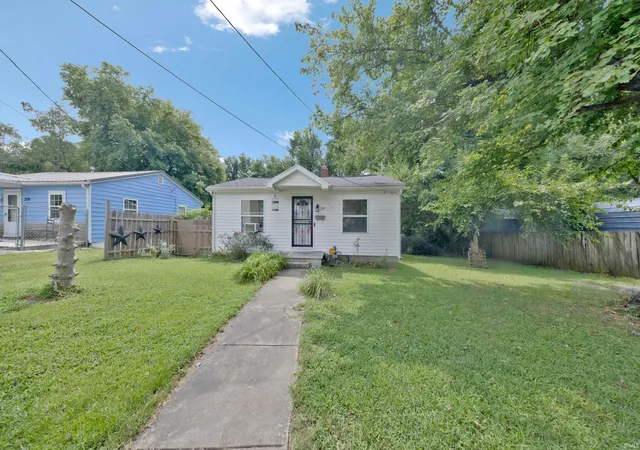 Photo 2 of Manufactured home for sale at 3217 Kathleen Ave, Evansville, IN 47714 | MLS# 202636896 | Listing updated on 2026-09-15