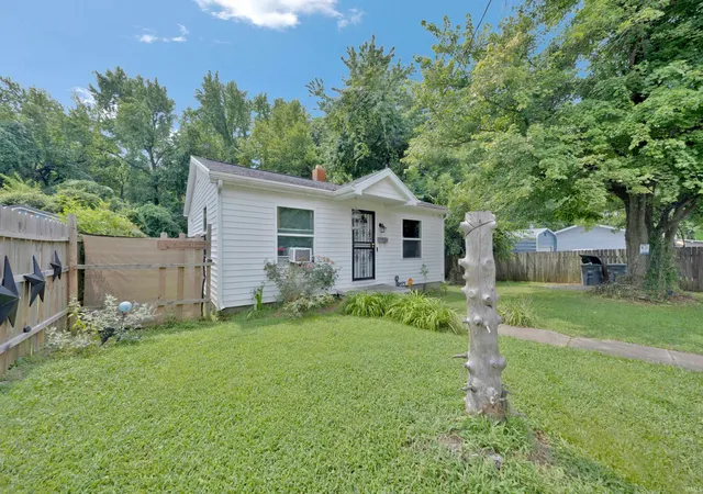 Photo 3 of Manufactured home for sale at 3217 Kathleen Ave, Evansville, IN 47714 | MLS# 202636896 | Listing updated on 2026-09-15