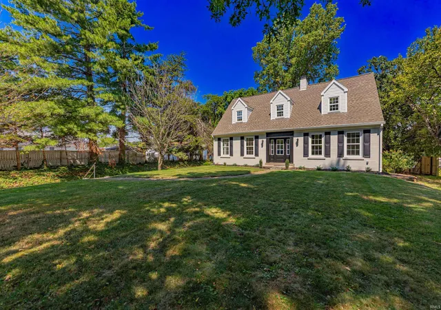 Photo 3 of Sale Pending at 124 E Mill Rd, Evansville, IN 47711 | MLS# 202636901 | Listing updated on 2026-09-18