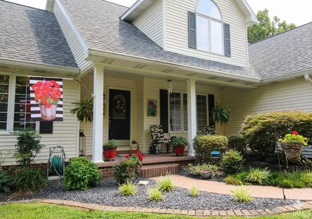 Photo 3 of Sale Pending at 545 E Old Petersburg Rd, Princeton, IN 47670 | MLS# 202636906 | Listing updated on 2026-09-08