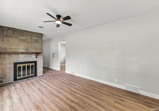 Photo 3 of Manufactured home for sale at 102 S Greenlawn Ave, South Bend, IN 46617 | MLS# 202636907 | Listing updated on 2026-09-07