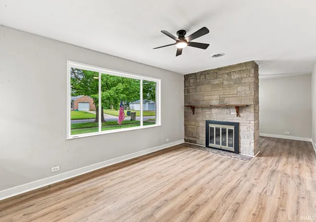 Photo 4 of Manufactured home for sale at 102 S Greenlawn Ave, South Bend, IN 46617 | MLS# 202636907 | Listing updated on 2026-09-07