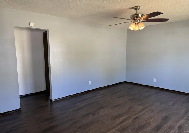 Photo 2 of Manufactured home for sale at 404 Lewis Ave, Lawrenceville, IL 62439 | MLS# 202636911 | Listing updated on 2026-10-02