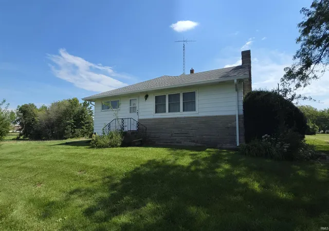 Photo 3 of Manufactured home for sale at 533 W Us 24 Hwy, Reynolds, IN 47980 | MLS# 202636918 | Listing updated on 2026-09-08