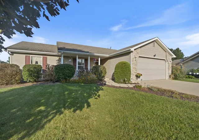 Photo 1 of Manufactured home for sale at 215 Tecumseh St, Warsaw, IN 46582 | MLS# 202636921 | Listing updated on 2026-09-14