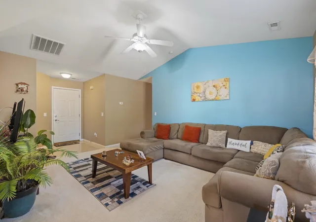 Photo 4 of Manufactured home for sale at 215 Tecumseh St, Warsaw, IN 46582 | MLS# 202636921 | Listing updated on 2026-09-14