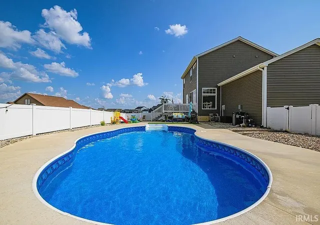 Photo 3 of Manufactured home for sale at 1586 Lavante Cvs, Fort Wayne, IN 46818 | MLS# 202636922 | Listing updated on 2026-09-17