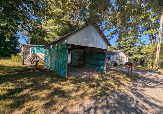 Photo 3 of Manufactured home for sale at 201 Waterbury Ln, Chandler, IN 47610 | MLS# 202636933 | Listing updated on 2026-09-08