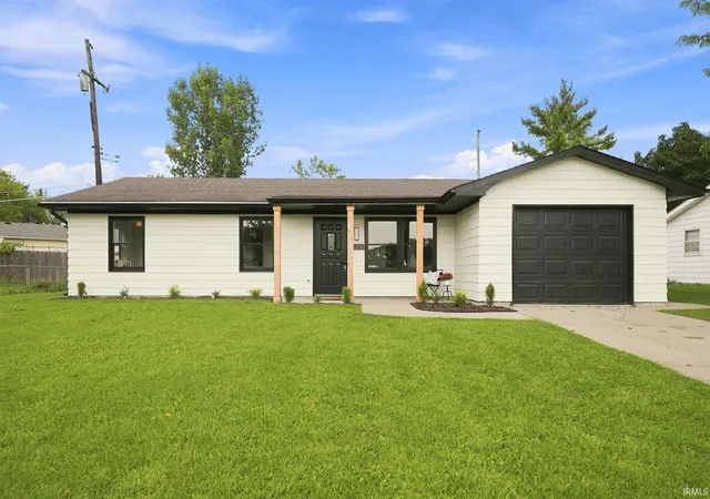 Photo 1 of Sale Pending at 5111 Camelot Dr, Fort Wayne, IN 46815 | MLS# 202636945 | Listing updated on 2026-09-10