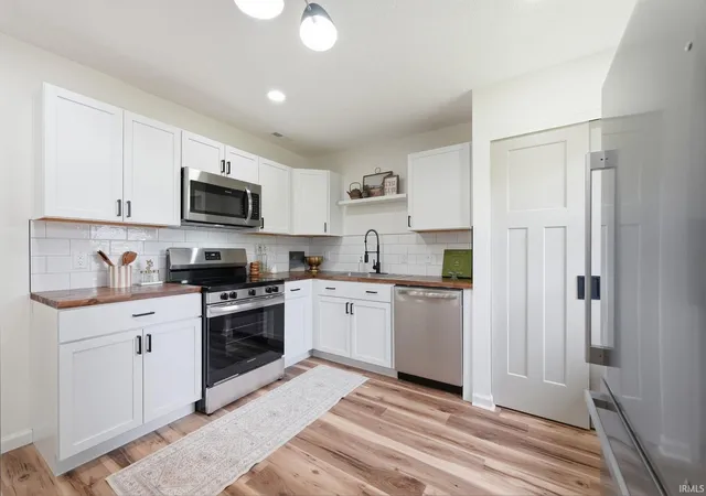 Photo 4 of Sale Pending at 5111 Camelot Dr, Fort Wayne, IN 46815 | MLS# 202636945 | Listing updated on 2026-09-10