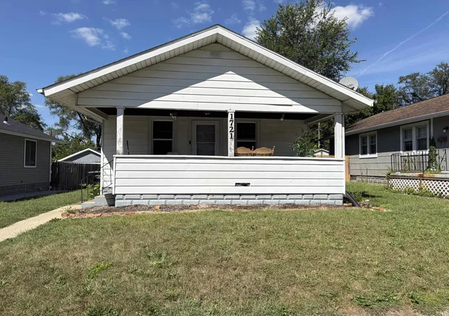 Manufactured home for sale at 1721 E Donald St, South Bend, IN 46613 | MLS# 202636954