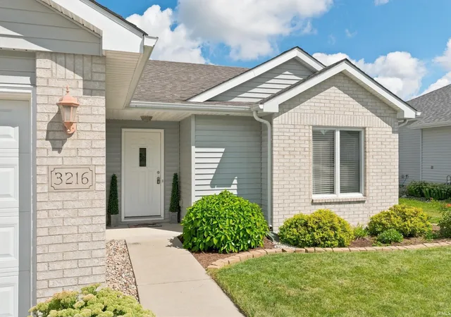 Photo 2 of Sale Pending at 3216 Troutwood Dr, Fort Wayne, IN 46818 | MLS# 202636962 | Listing updated on 2026-09-10