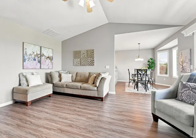 Photo 3 of Sale Pending at 3216 Troutwood Dr, Fort Wayne, IN 46818 | MLS# 202636962 | Listing updated on 2026-09-10