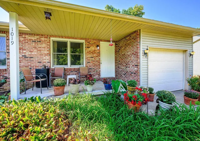 Photo 2 of Manufactured home for sale at 1019 W Countryside Ln, Bloomington, IN 47403 | MLS# 202636965 | Listing updated on 2026-09-08