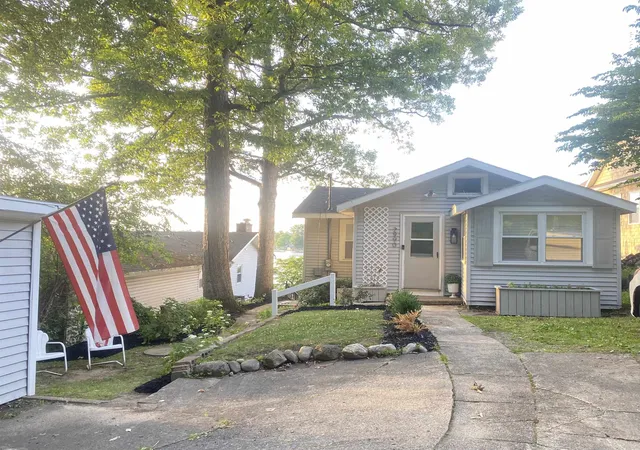 Photo 1 of Sale Pending at 2990 W Shady Side Rd, Angola, IN 46703 | MLS# 202636966 | Listing updated on 2026-09-21