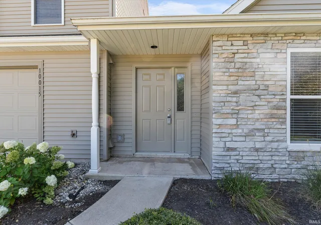 Photo 3 of Sale Pending at 10015 Oak Trl Rd, Fort Wayne, IN 46825 | MLS# 202636973 | Listing updated on 2026-09-28