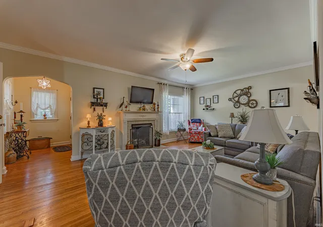 Photo 4 of Sale Pending at 716 S Boeke Rd, Evansville, IN 47714 | MLS# 202636985 | Listing updated on 2026-09-12