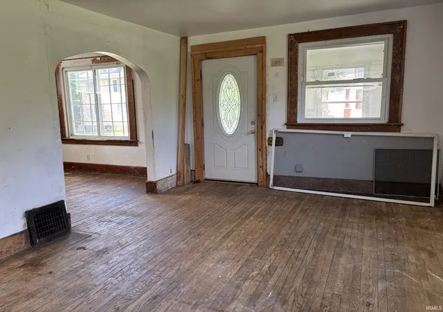 Photo 3 of Manufactured home for sale at 3221 Euclid Ave, Fort Wayne, IN 46806 | MLS# 202636988 | Listing updated on 2026-09-08