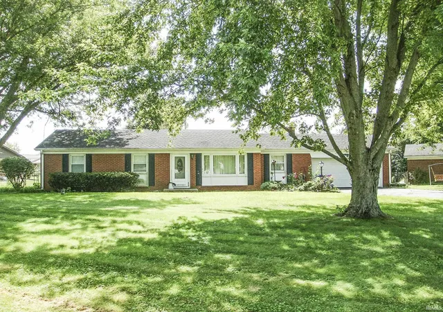 Photo 1 of Sale Pending at 1900 Stoneview Dr, Kokomo, IN 46902 | MLS# 202636991 | Listing updated on 2026-09-09