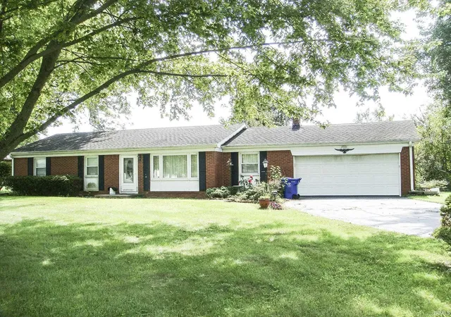 Photo 3 of Sale Pending at 1900 Stoneview Dr, Kokomo, IN 46902 | MLS# 202636991 | Listing updated on 2026-09-09