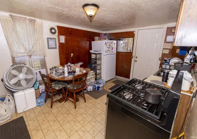 Photo 4 of Manufactured home for sale at 503 Saint Vincent St, South Bend, IN 46617 | MLS# 202636997 | Listing updated on 2026-09-14