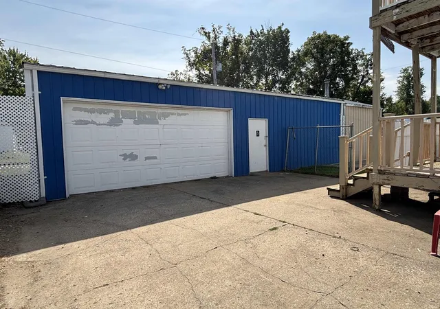 Photo 3 of Manufactured home for sale at 372 S Werner Ave, Evansville, IN 47712 | MLS# 202636998 | Listing updated on 2026-09-10