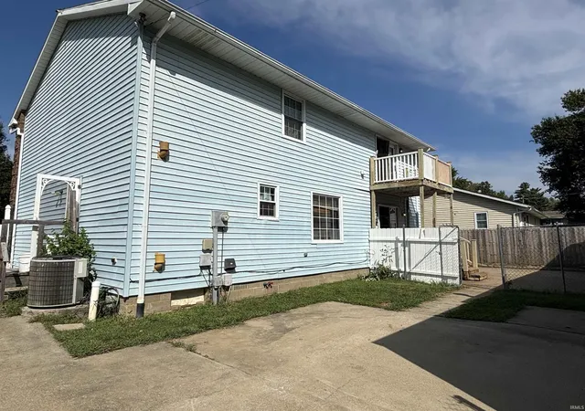 Photo 3 of Manufactured home for sale at 372 S Werner Ave, Evansville, IN 47712 | MLS# 202636998 | Listing updated on 2026-09-10