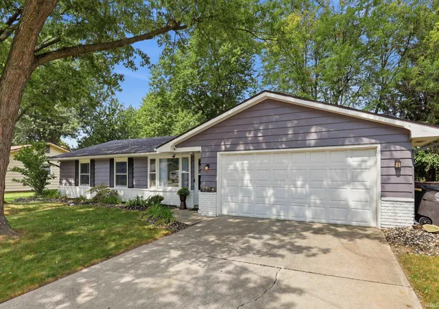 Photo 1 of Sale Pending at 6539 Bellefield Dr, Fort Wayne, IN 46835 | MLS# 202637001 | Listing updated on 2026-09-10