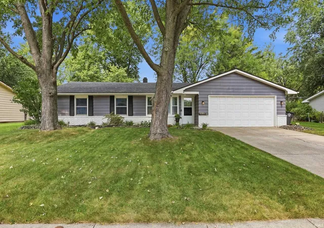 Photo 2 of Sale Pending at 6539 Bellefield Dr, Fort Wayne, IN 46835 | MLS# 202637001 | Listing updated on 2026-09-10