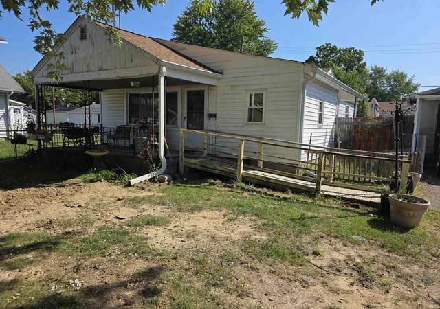 Photo 3 of Manufactured home for sale at 1602 S Luick Ave, Muncie, IN 47302 | MLS# 202637007 | Listing updated on 2026-09-08