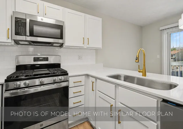 Photo 4 of Sale Pending at 18067 Bulla Rd #B, South Bend, IN 46637 | MLS# 202637023 | Listing updated on 2026-09-08