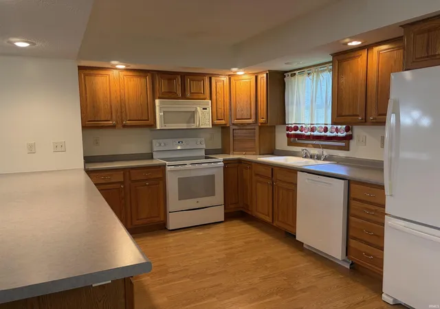 Photo 4 of Sale Pending at 214 W 100 North, Portland, IN 47371 | MLS# 202637038 | Listing updated on 2026-09-29
