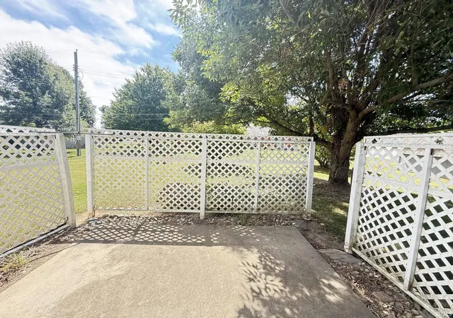 Photo 3 of Manufactured home for sale at 309 Washington Blvd, Flora, IN 46929 | MLS# 202637042 | Listing updated on 2026-09-08