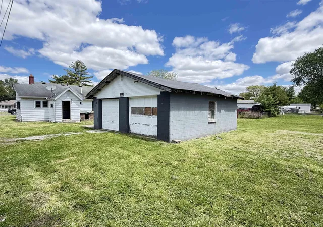 Photo 3 of Manufactured home for sale at 1621 W 16th Street, Muncie, IN 47302 | MLS# 202637046 | Listing updated on 2026-09-08