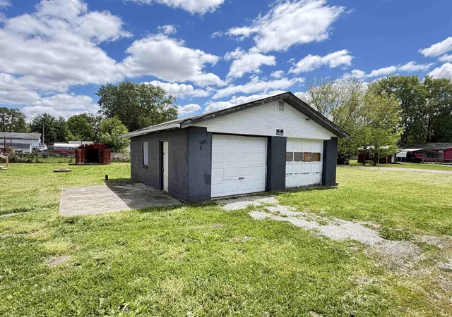 Photo 3 of Manufactured home for sale at 1621 W 16th Street, Muncie, IN 47302 | MLS# 202637046 | Listing updated on 2026-09-08