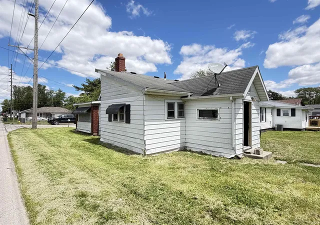 Photo 4 of Manufactured home for sale at 1621 W 16th Street, Muncie, IN 47302 | MLS# 202637046 | Listing updated on 2026-09-08