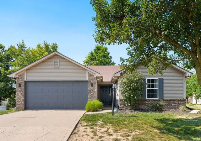 Photo 1 of Sale Pending at 8827 Goshawk Ln, Fort Wayne, IN 46825 | MLS# 202637050 | Listing updated on 2026-09-19