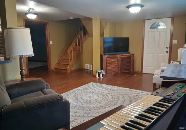 Photo 4 of Manufactured home for sale at 9615 N Steinbarger Lake Dr, Wawaka, IN 46794 | MLS# 202637054 | Listing updated on 2026-09-14