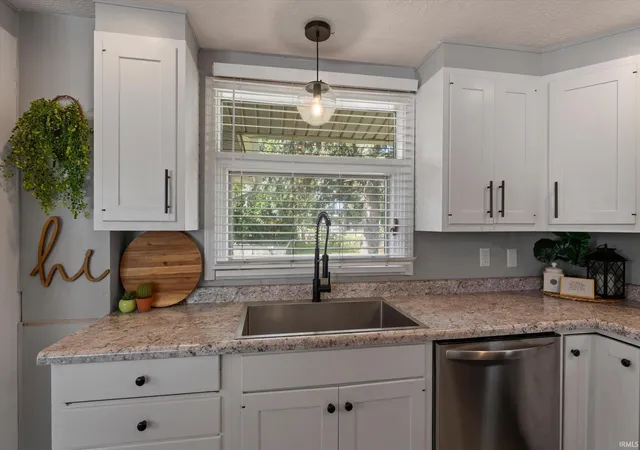 Photo 3 of Sale Pending at 837 Patterson Dr, South Bend, IN 46615 | MLS# 202637060 | Listing updated on 2026-09-15