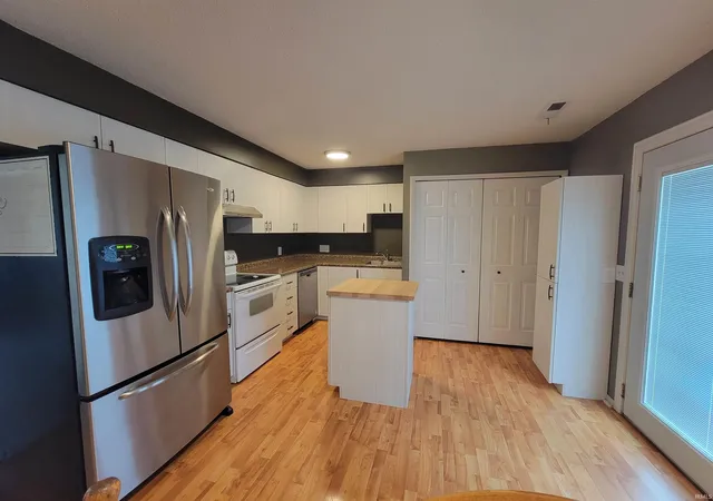 Photo 4 of Sale Pending at 109 Maxton Dr, Butler, IN 46721 | MLS# 202637061 | Listing updated on 2026-09-12