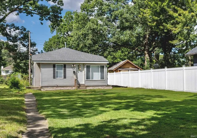 Photo 2 of Manufactured home for sale at 1131 Johnson St, South Bend, IN 46628 | MLS# 202637063 | Listing updated on 2026-09-09