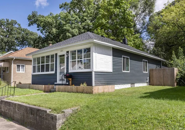 Photo 2 of Manufactured home for sale at 1322 Johnson St, South Bend, IN 46628 | MLS# 202637064 | Listing updated on 2026-09-09