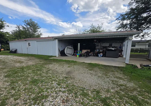 Photo 2 of Sale Pending at 327 S Plum St, Farmland, IN 47340 | MLS# 202637067 | Listing updated on 2026-09-11