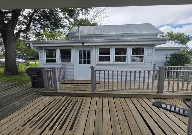 Photo 3 of Sale Pending at 327 S Plum St, Farmland, IN 47340 | MLS# 202637067 | Listing updated on 2026-09-11