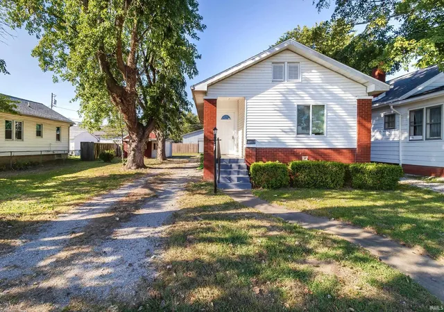 Photo 3 of Sale Pending at 1806 E Morgan Ave, Evansville, IN 47711 | MLS# 202637068 | Listing updated on 2026-09-10